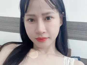 MiaeeeeeのImliveでライブセックス映像