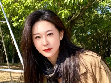 JelenaBeIIaのLivejasminでヌードカメラ