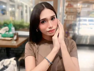 AthenaFamurriのLivejasminでアダルトカメラ配信