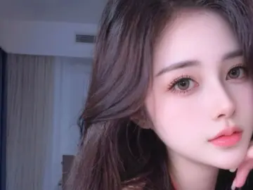 AgelaHuiのLivejasminでセックスカメラ