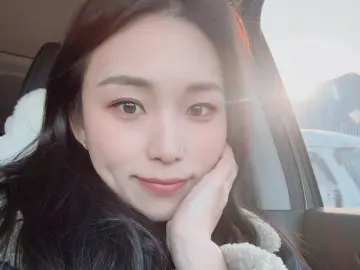 ZhiYueのLivejasminでライブチャット