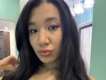 SuriValmontのLivejasminでライブチャット