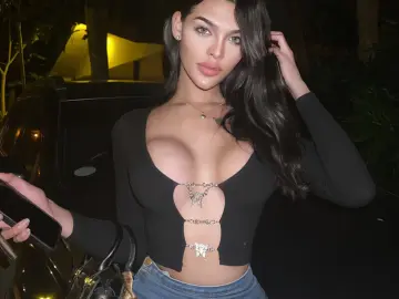 BriaBalenciagaのLivejasminでヌードカメラ