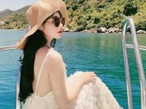 Emily2k111のStreamateで無料ポルノカメラ