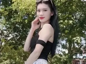 LuccyFullyのStreamateでライブチャット