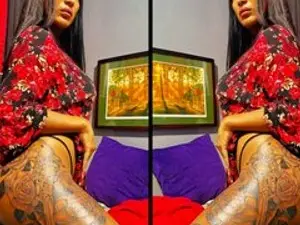 TS_EbonyDoLLXxXのStreamateでセックスカメラ