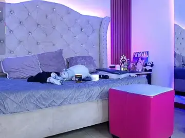 Charlotte_Jones__のStripchatでライブセックス映像