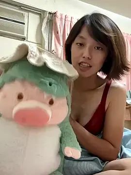 ladypaggyのStripchatで人気のアダルト配信