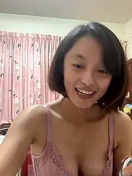 ladypaggyのStripchatで無料ライブポルノ