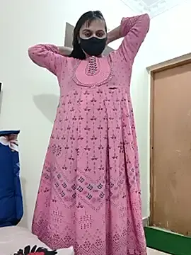 SpicyQueenX69のStripchatで人気のアダルト配信