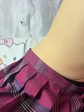 Yiyi-707のStripchatで高画質ウェブカメラ