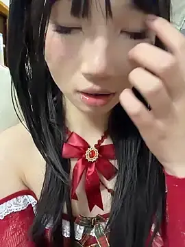 Yiyi-707のStripchatでライブセックス映像