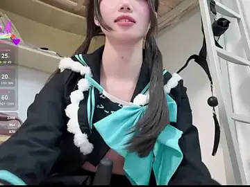 Yiyi-707のStripchatでアダルトビデオチャット