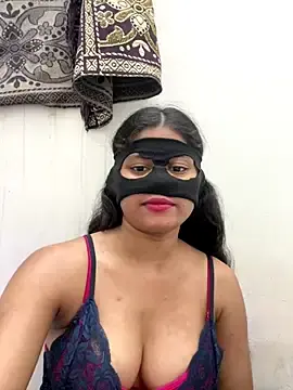 sexy-riya43のStripchatでヌードカメラ