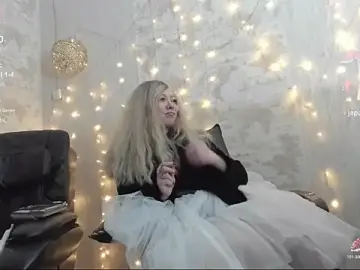 xKoreanGirlのStripchatで今すぐ視聴可能なセックスカム