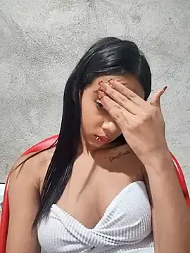 Zoe_Sweett18のStripchatでライブポルノ配信