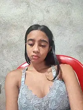 Zoe_Sweett18のStripchatでライブポルノ配信