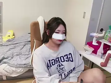 Milk_SolaのStripchatでアダルトビデオチャット