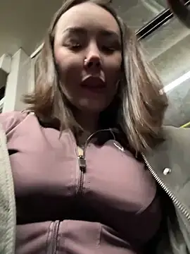 Asian_AsamiのStripchatで高画質ウェブカメラ