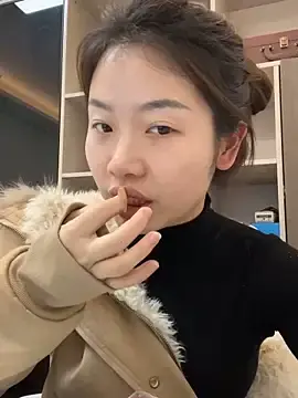 GYYooのStripchatで無料ライブポルノ