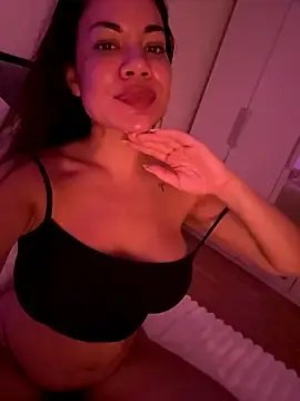 SweetMeiiiのStripchatで人気のアダルト配信