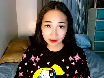 SweetLilly_18のStripchatで無料ポルノカメラ