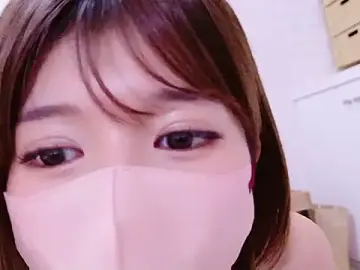 RunarunapiのStripchatでヌードカメラ