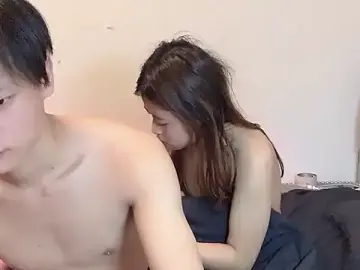 xiaohui660のStripchatで今すぐ視聴可能なセックスカム