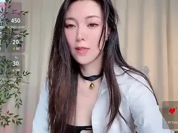 Lucy-ciciのStripchatで高画質ウェブカメラ