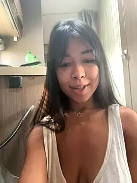 AsianTeen-BigBoopsのStripchatでセックスチャット