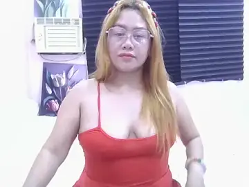 WildPussy4uxxのStripchatで高画質ウェブカメラ