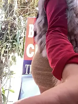 Clara8899のStripchatで今すぐ視聴可能なセックスカム