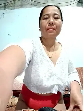 Queen-18200のStripchatでライブポルノ配信