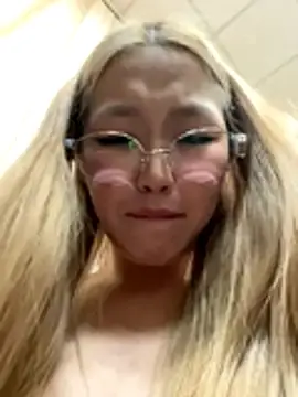 Aiko_YumiのStripchatで無料ライブポルノ