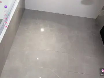 AYW-21のStripchatでライブチャット