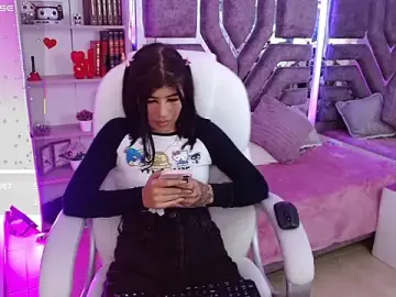 AliceWalker_11のStripchatでライブポルノ配信