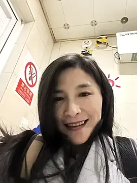 wsyx326のStripchatで今すぐ視聴可能なセックスカム