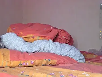 KarinRobertsonのStripchatで高画質ウェブカメラ