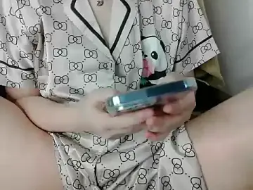 hilyti12のStripchatで無料ライブポルノ