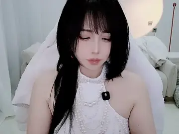 Evangelin-eのStripchatでアダルトビデオチャット