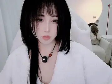 Evangelin-eのStripchatでライブセックス映像