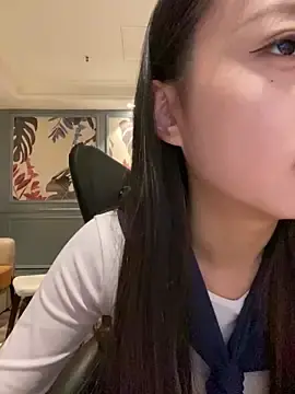 MengMeng0515のStripchatで今すぐ視聴可能なセックスカム