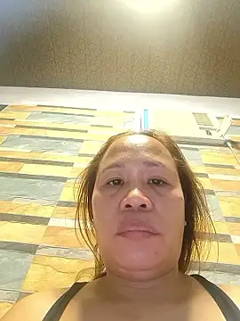 squirtshantalのStripchatでライブセックス映像