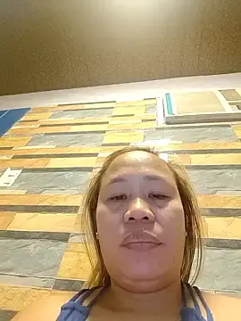 squirtshantalのStripchatでライブセックス映像