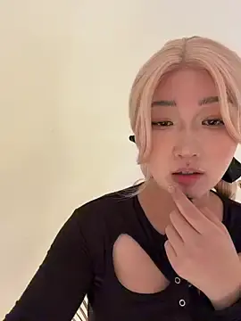 winter11のStripchatでアダルトカメラ配信