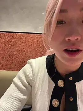 winter11のStripchatでアダルトカメラ配信