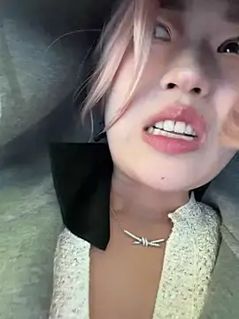 winter11のStripchatで人気のアダルト配信