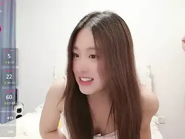 Luna_868のStripchatで今すぐ視聴可能なセックスカム