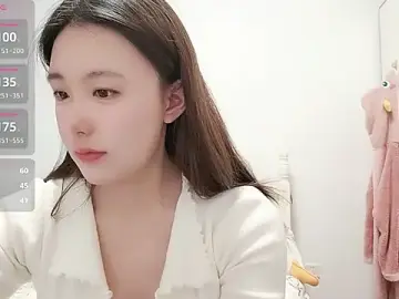 Luna_868のStripchatで人気のアダルト配信