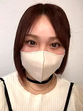 reika33のStripchatで今すぐ視聴可能なセックスカム